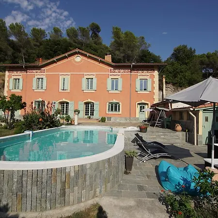 Holiday home Les 13 Chimeres *